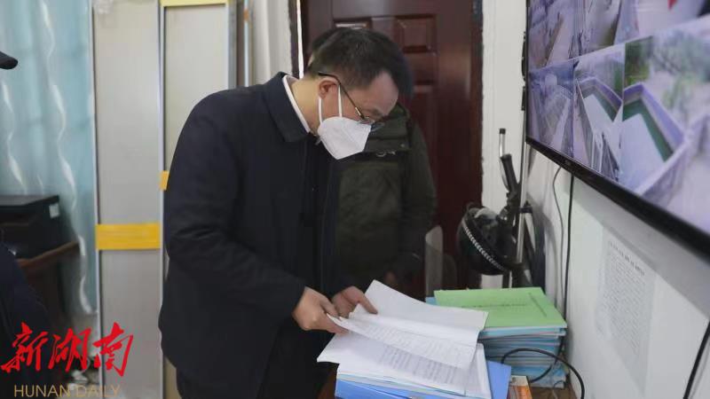 彭洪兵到回龙寺镇督导安全生产工作和走访慰问群众_邵阳头条网